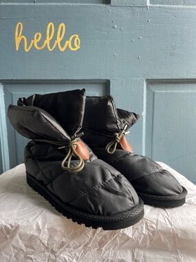 Portland Boot Company Puffer Booties, Size 11